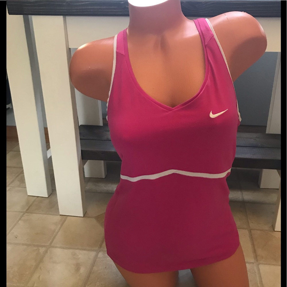 Sexy!!!  EUC!! Nike Fit Dry Top Medium